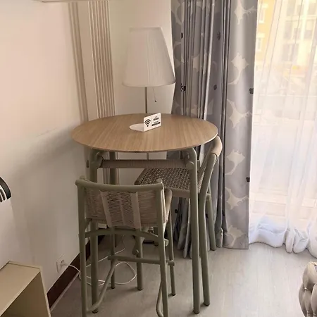 Grand Faubourg Sainthonore 8th